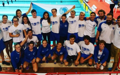 Fotografia de família del Club Natació Sabadell a l'Estatal